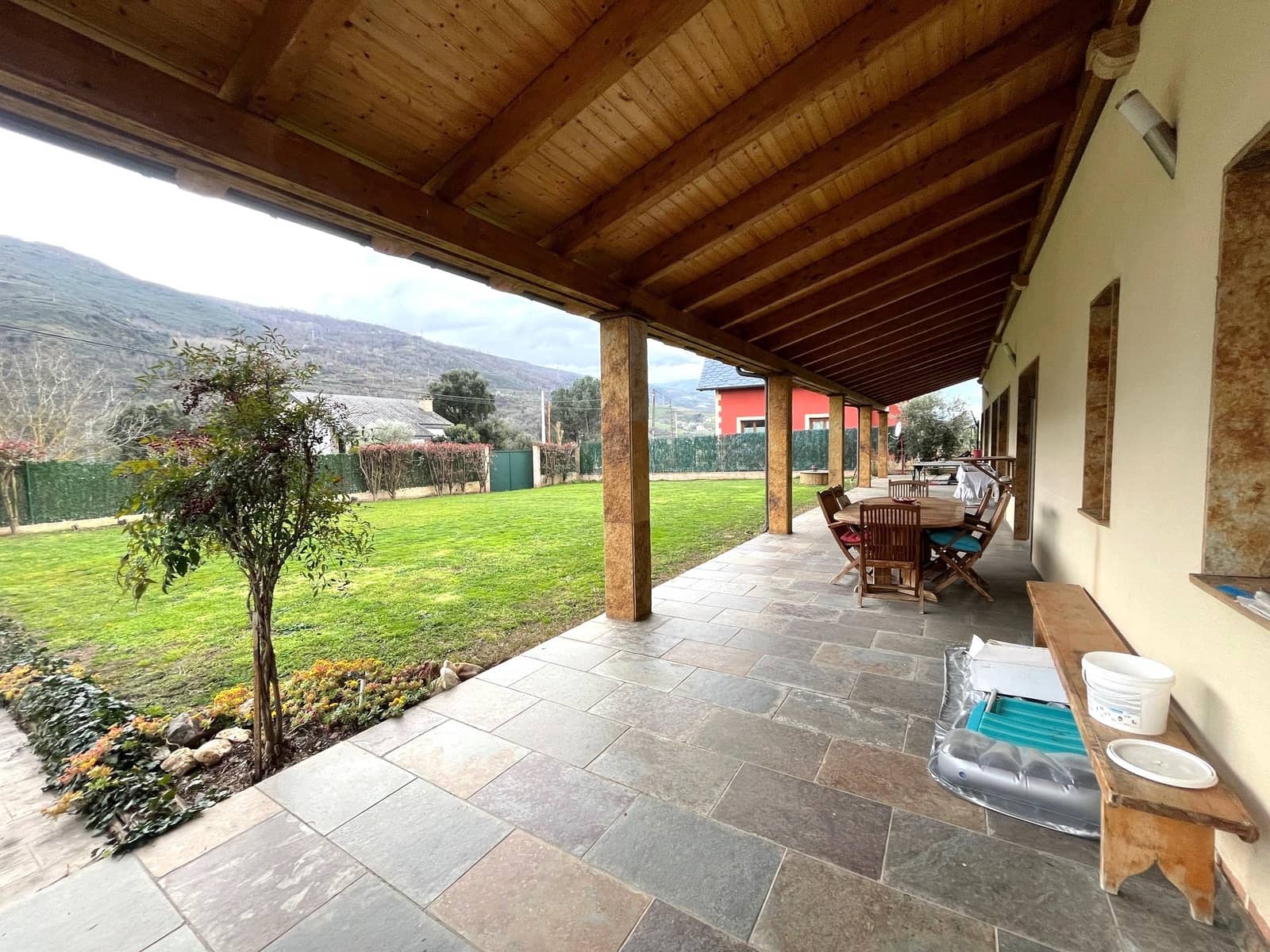 4 soveværelse Finca/Landehus til salg i O Barco de Valdeorras - € 320.000 (Ref: 9815255)