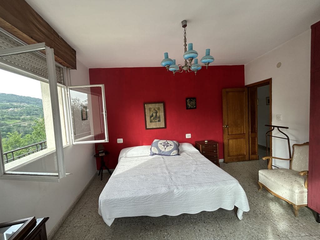 4 bedroom Finca/Country House for sale in Nogueira de Ramuin - € 104,000 (Ref: 9848364)