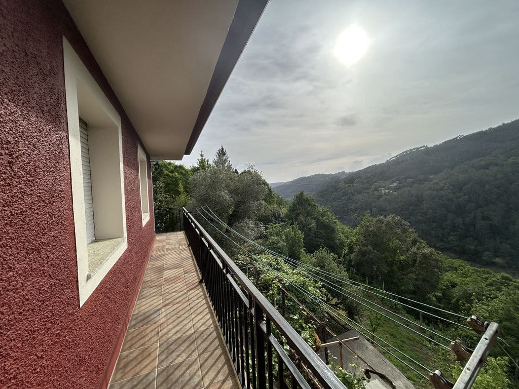 4 bedroom Finca/Country House for sale in Nogueira de Ramuin - € 104,000 (Ref: 9848364)