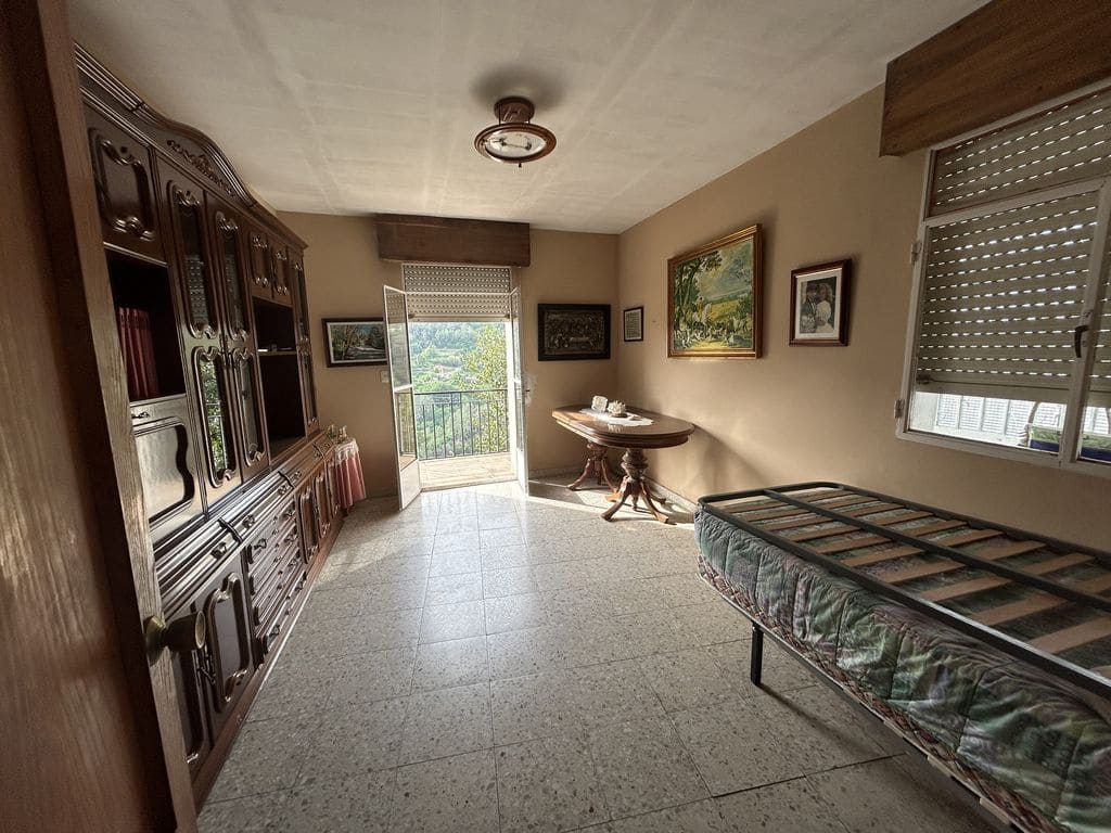 4 bedroom Finca/Country House for sale in Nogueira de Ramuin - € 104,000 (Ref: 9848364)