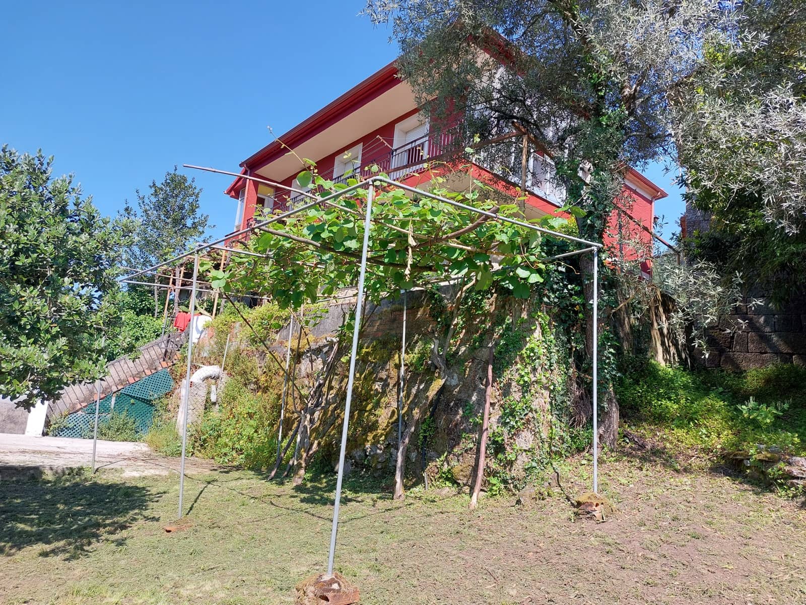 4 bedroom Finca/Country House for sale in Nogueira de Ramuin - € 104,000 (Ref: 9848364)