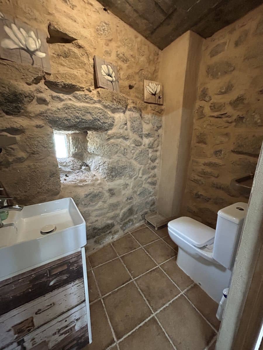 6 slaapkamer Finca/Landhuis te koop in Panton met garage - € 360.000 (Ref: 9926346)