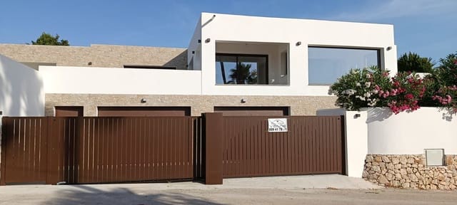 4 soverom Villa til salgs i Moraira, Teulada-Moraira med garasje - € 1 450 000 (Ref: 9895309)