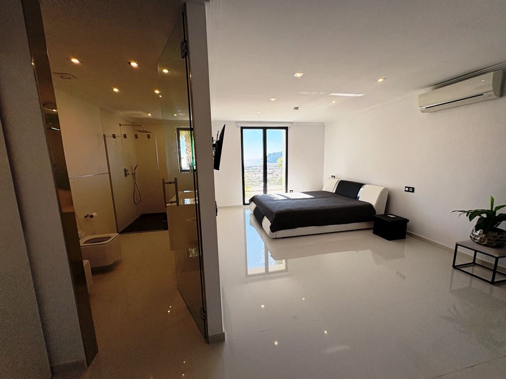 4 sovrum Villa till salu i Calpe / Calp - 3 995 000 € (Ref: 9895311)