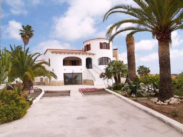 5 sovrum Villa till salu i Calpe / Calp med garage - 995 000 € (Ref: 9895312)