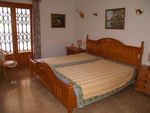 5 sovrum Villa till salu i Calpe / Calp med garage - 995 000 € (Ref: 9895312)