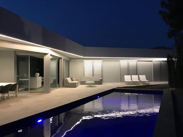 4 slaapkamer Villa te koop in Calpe / Calp met garage - € 1.250.000 (Ref: 9895314)