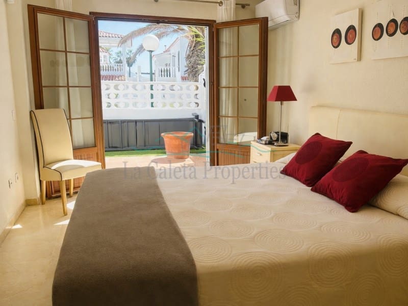 4 soveværelse Villa til salg i La Caleta Adeje med swimmingpool - € 1.400.000 (Ref: 10054942)