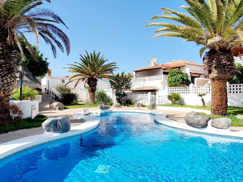 4 soveværelse Villa til salg i La Caleta Adeje med swimmingpool - € 1.400.000 (Ref: 10054942)