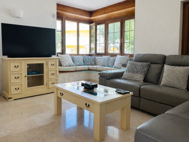 4 soveværelse Villa til salg i La Caleta Adeje med swimmingpool - € 1.400.000 (Ref: 10054942)