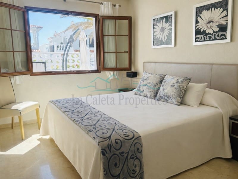 4 soveværelse Villa til salg i La Caleta Adeje med swimmingpool - € 1.400.000 (Ref: 10054942)