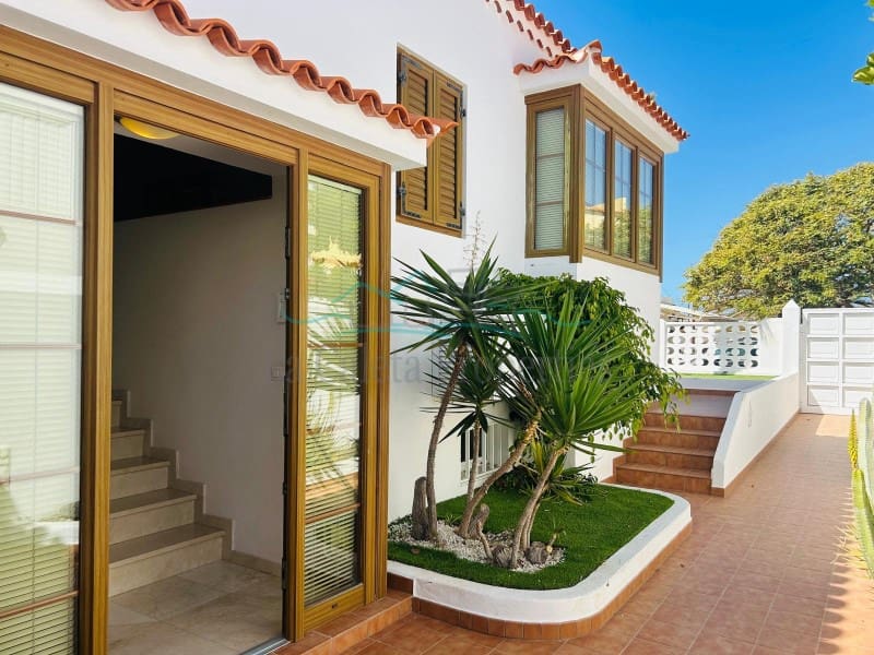 4 soveværelse Villa til salg i La Caleta Adeje med swimmingpool - € 1.400.000 (Ref: 10054942)