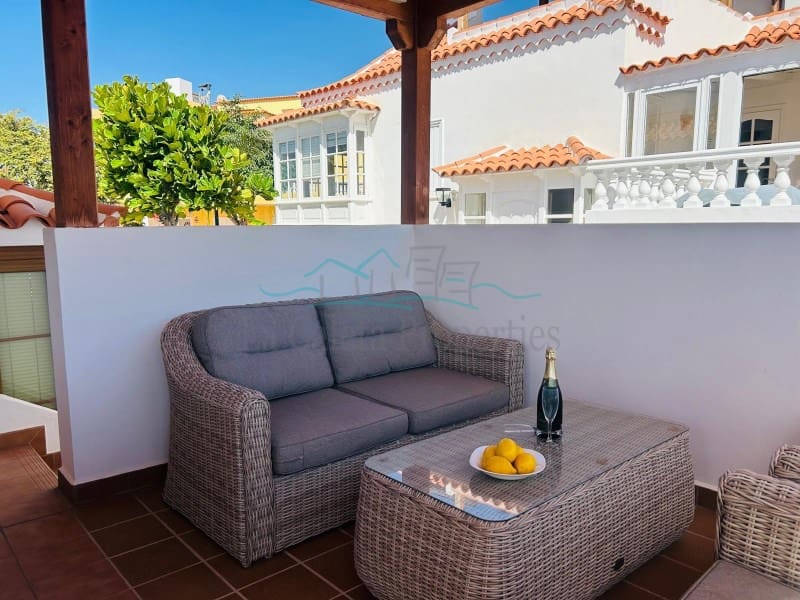 4 soveværelse Villa til salg i La Caleta Adeje med swimmingpool - € 1.400.000 (Ref: 10054942)