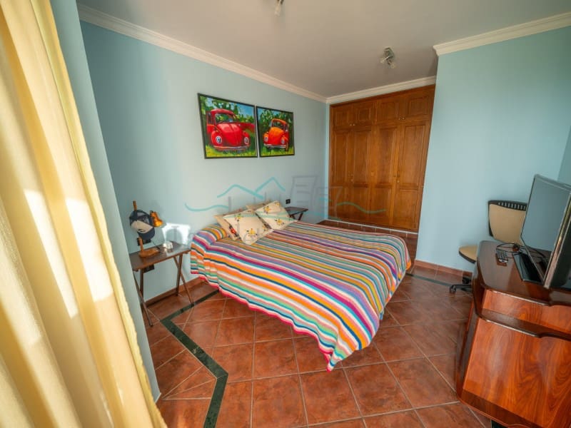 5 bedroom Villa for sale in Adeje with garage - € 1,750,000 (Ref: 10061714)