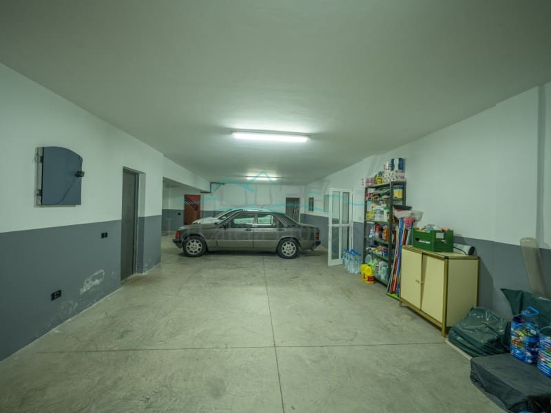 5 bedroom Villa for sale in Adeje with garage - € 1,750,000 (Ref: 10061714)