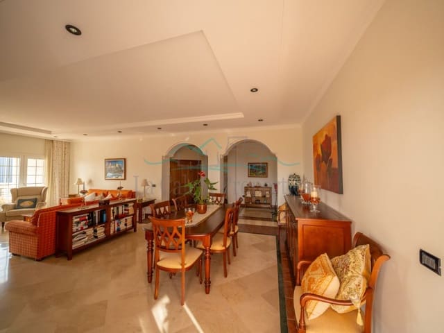 5 Zimmer Villa zu verkaufen in Casco Urbano, Adeje mit Garage - 1.750.000 € (Ref: 10061714)