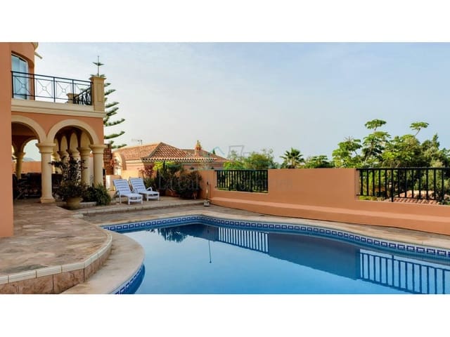 5 Zimmer Villa zu verkaufen in Casco Urbano, Adeje mit Garage - 1.750.000 € (Ref: 10061714)