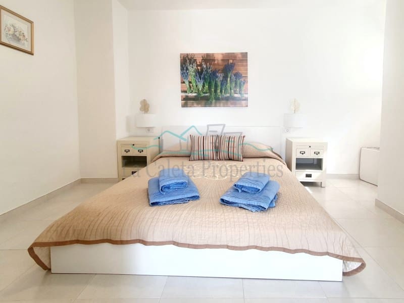 4 soveværelse Byhus til salg i Costa Adeje med garage - € 1.650.000 (Ref: 5286747)