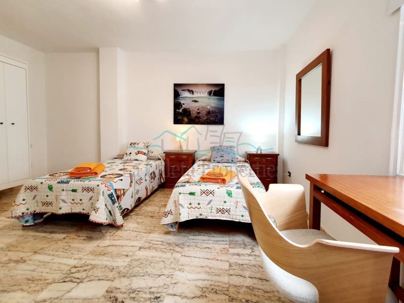 4 soveværelse Byhus til salg i Costa Adeje med garage - € 1.650.000 (Ref: 5286747)