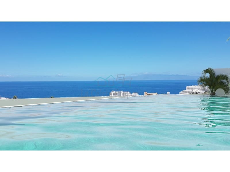 Villa for sale in Costa Adeje with garage - € 2,700,000 (Ref: 6648321)