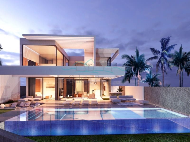 Villa for sale in Costa Adeje with garage - € 2,700,000 (Ref: 6648321)