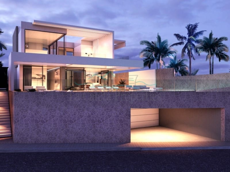 Villa for sale in Costa Adeje with garage - € 2,700,000 (Ref: 6648321)