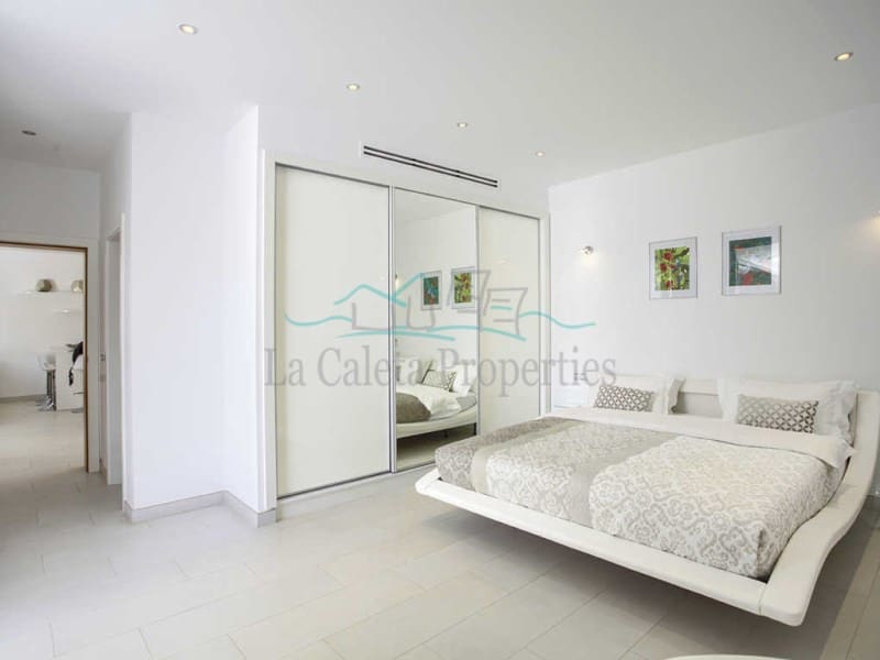 Chalet de 4 habitaciones en Costa Adeje en venta con piscina garaje - 3.600.000 € (Ref: 6829220)