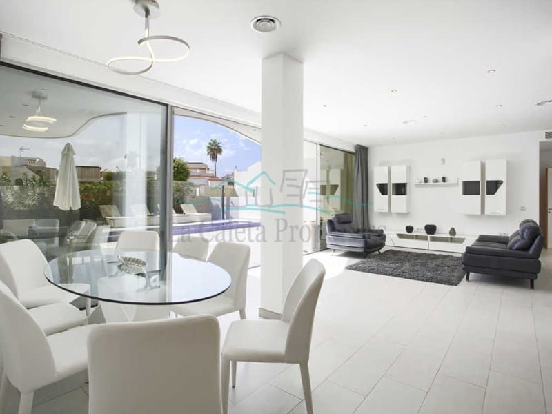 Chalet de 4 habitaciones en Costa Adeje en venta con piscina garaje - 3.600.000 € (Ref: 6829220)