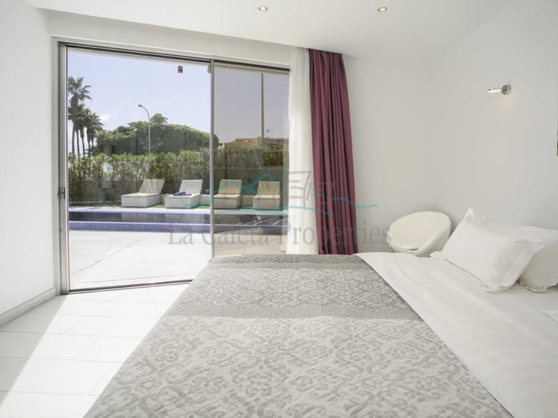 Chalet de 4 habitaciones en Costa Adeje en venta con piscina garaje - 3.600.000 € (Ref: 6829220)
