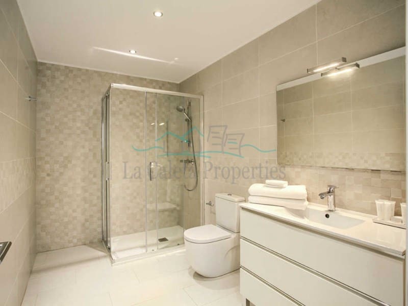 Chalet de 4 habitaciones en Costa Adeje en venta con piscina garaje - 3.600.000 € (Ref: 6829220)
