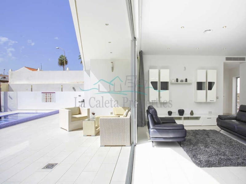 Chalet de 4 habitaciones en Costa Adeje en venta con piscina garaje - 3.600.000 € (Ref: 6829220)