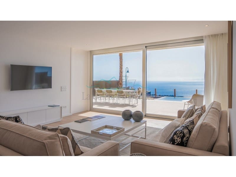 Villa til salg i Playa San Juan med swimmingpool - € 2.035.000 (Ref: 6896065)