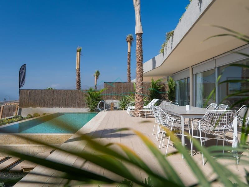 Villa til salg i Playa San Juan med swimmingpool - € 2.035.000 (Ref: 6896065)