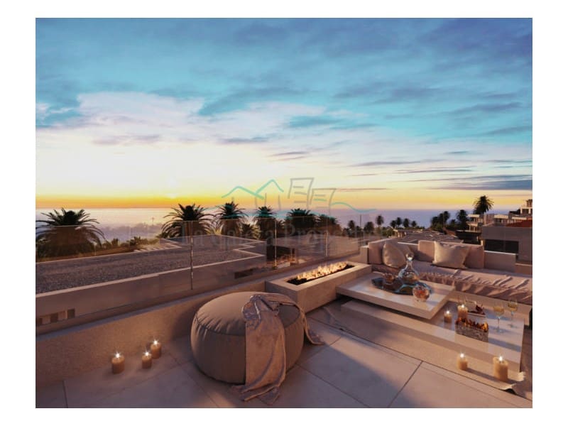 Villa til salgs i Costa Adeje med svømmebasseng garasje - € 1 913 000 (Ref: 7384483)