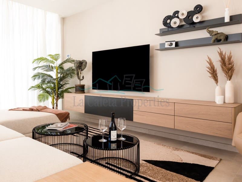 Villa til salgs i Costa Adeje med svømmebasseng garasje - € 1 913 000 (Ref: 7384483)