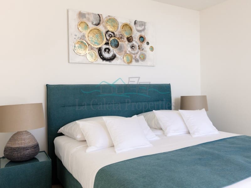 Villa til salgs i Costa Adeje med svømmebasseng garasje - € 1 913 000 (Ref: 7384483)