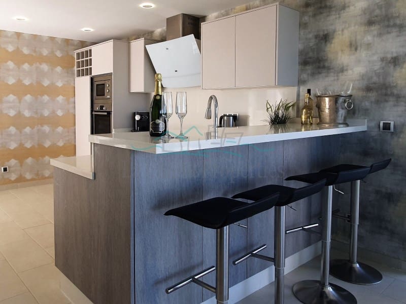 3 soveværelse Byhus til salg i Costa Adeje med swimmingpool garage - € 1.600.000 (Ref: 7412954)