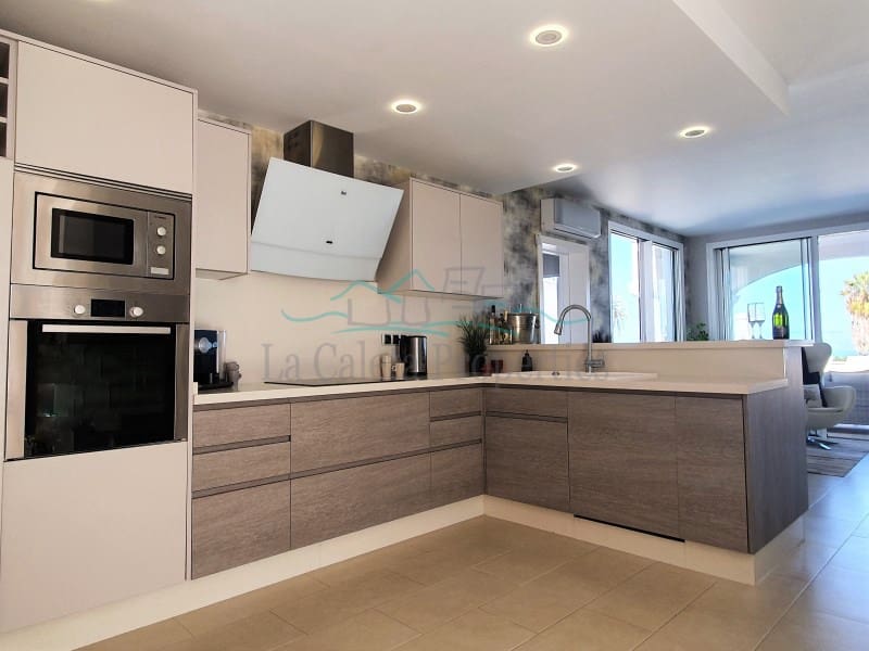 3 soveværelse Byhus til salg i Costa Adeje med swimmingpool garage - € 1.600.000 (Ref: 7412954)