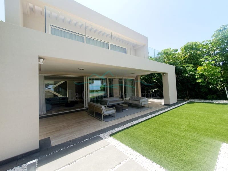 4 soveværelse Villa til salg i Costa Adeje med swimmingpool garage - € 3.900.000 (Ref: 7715444)
