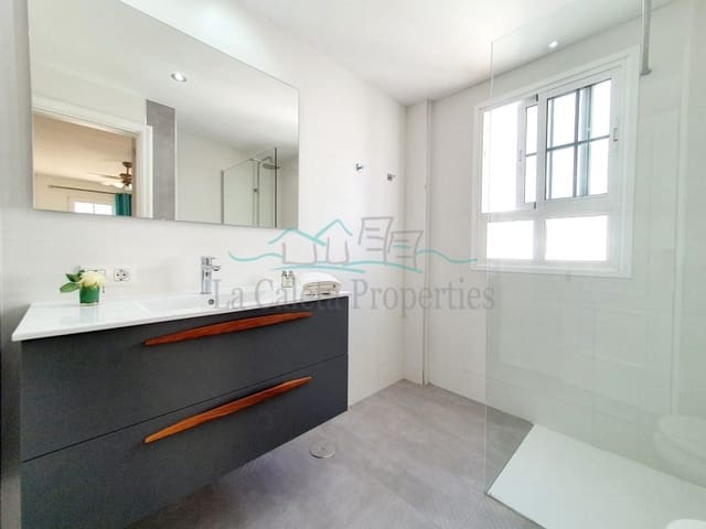 Villa til leie i La Caleta Adeje, Adeje med svømmebasseng - € 10 000 (Ref: 7741513)