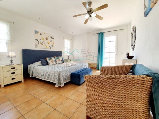 Villa til leie i La Caleta Adeje, Adeje med svømmebasseng - € 10 000 (Ref: 7741513)