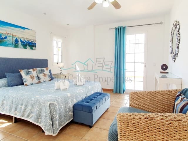 Villa til leie i La Caleta Adeje, Adeje med svømmebasseng - € 10 000 (Ref: 7741513)