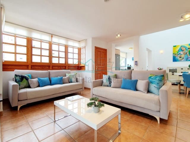 Villa til leie i La Caleta Adeje, Adeje med garasje - € 10 000 (Ref: 7741514)