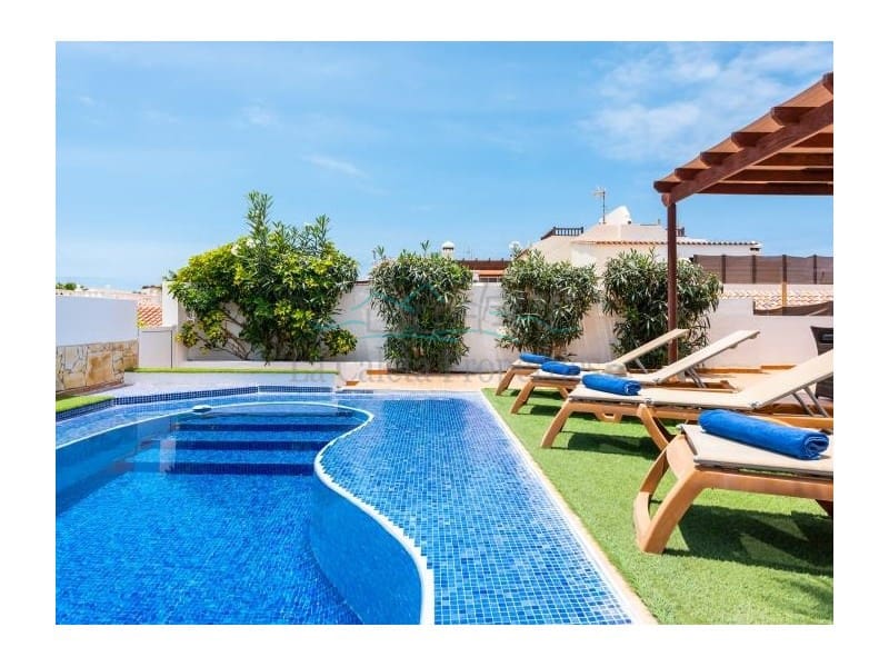 Villa til leje i Costa Adeje med garage - € 10.000 (Ref: 7741514)