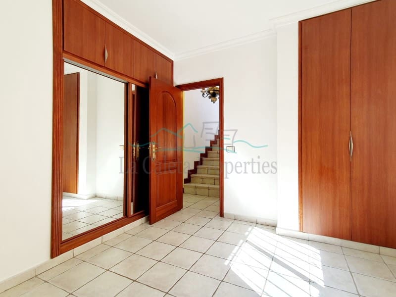 4 bedroom Villa for sale in Costa Adeje with pool garage - € 1,200,000 (Ref: 7777249)