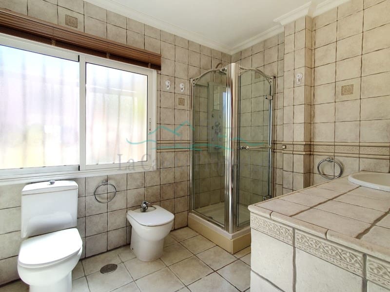 4 bedroom Villa for sale in Costa Adeje with pool garage - € 1,200,000 (Ref: 7777249)