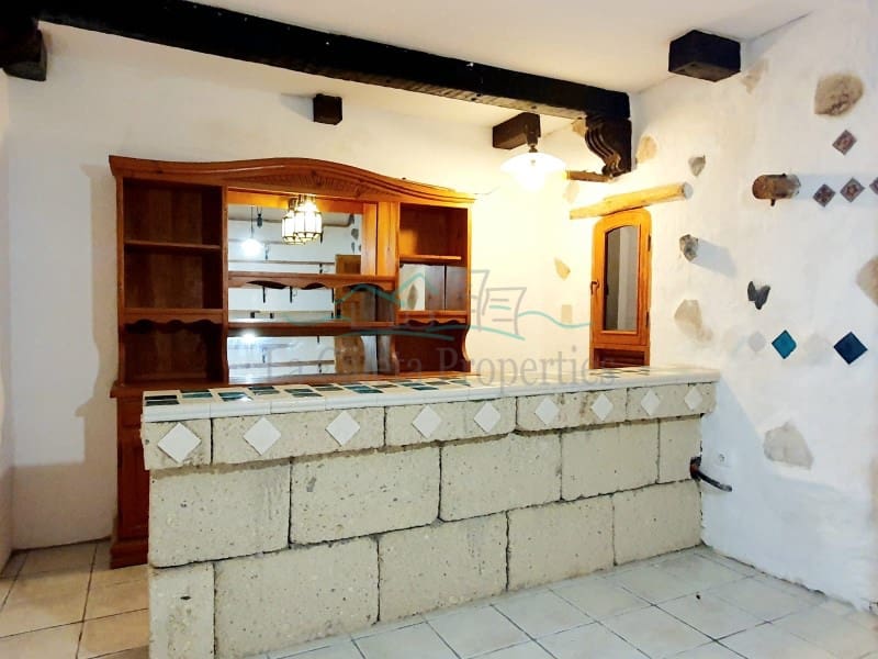 4 bedroom Villa for sale in Costa Adeje with pool garage - € 1,200,000 (Ref: 7777249)