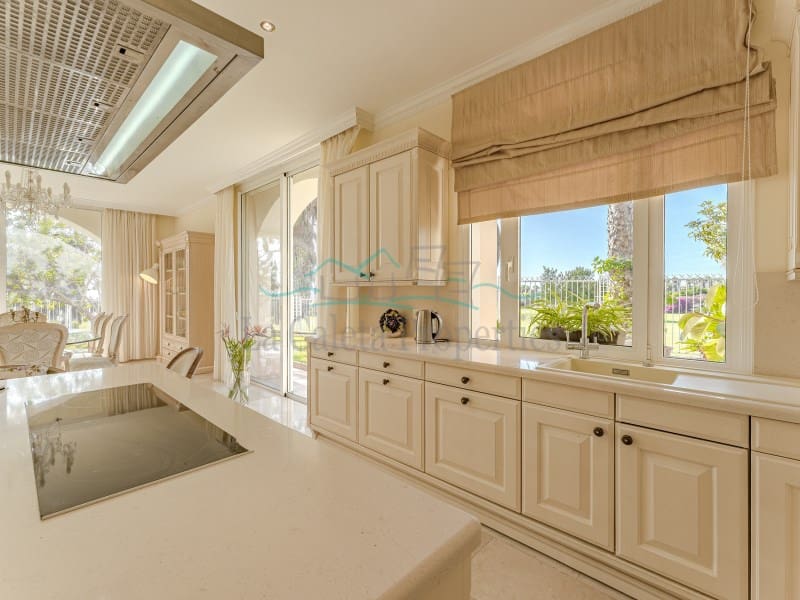 5 soveværelse Villa til salg i Costa Adeje med swimmingpool garage - € 4.990.000 (Ref: 8005696)