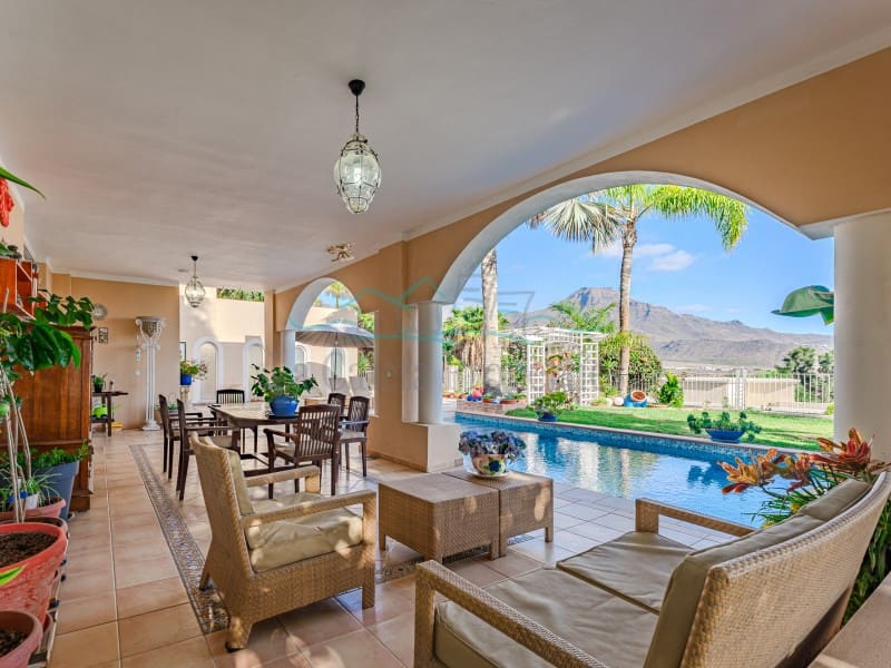 5 soveværelse Villa til salg i Costa Adeje med swimmingpool garage - € 4.990.000 (Ref: 8005696)