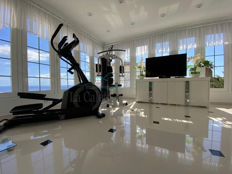 6 chambre Villa/Maison à vendre à Costa Adeje avec piscine garage - 4 500 000 € (Ref: 8010601)